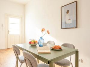 Dvořáks Prague Home - Modern Stay for 8 Guests