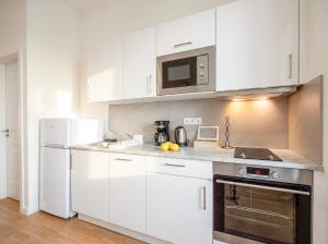 Dvořáks Prague Home - Modern Stay for 8 Guests