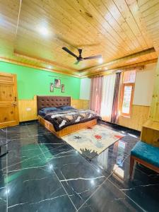 THE SHANDILYA Himalayan Reatret