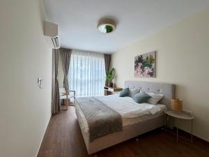 Rowing Canal Retreat, luxury 2BR apt, free parking