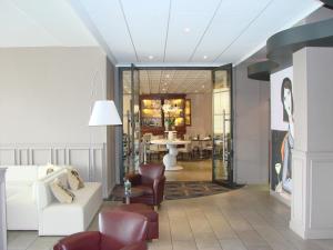 Logis Hotels Grand Hotel d'Orleans : photos des chambres