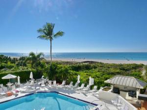 Two-Bedroom Apartment room in Sandcastle I-103