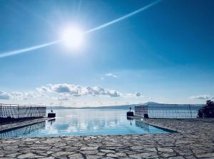 Entire 6 Bed Ensuite Villa - Infinity Pool