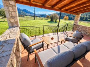 Sant Chalet Livadi