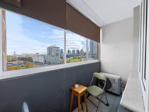 Wola Central Apartment - Balcony, AirCon, Metro Nearby
