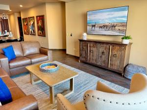 Las Palomas Phase II Cabrillo 904 Exceptional Oceanview 2BR 2BA Unit