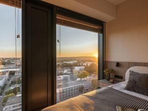 URBAN APARTMENTS Global Skyline - 19th floor No 23 - Free Garage - LUXURY