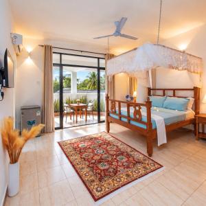 Diani Luxe Villa spacious studio suite with private kitchen, 600m from the beach
