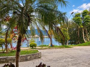 Apartamento con Vista y acceso al lago en Guatape