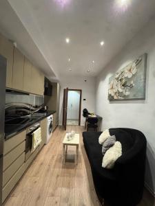 Blloku Bridge Suite at Rinia Park with Balcony