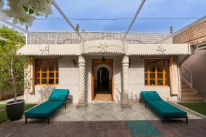 2-bedroom villa, private pool, not overlooked