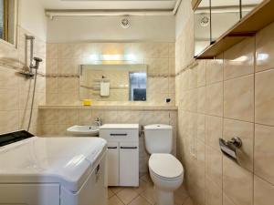 Przestrzenna Comfort Apartment by BookingHost