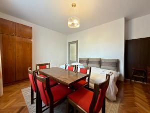 Przestrzenna Comfort Apartment by BookingHost