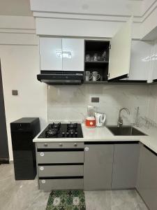 1BR with Extra Room in Kilimani , Near Yaya