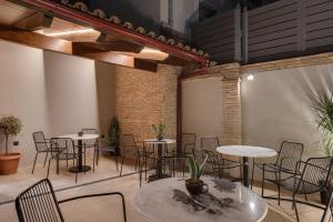 Noctilia Athens