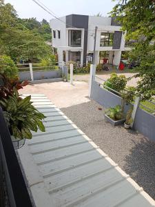 Timos Place Guest House