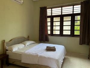 Kalong Bay Homestay - Villa Seroja