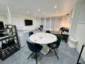 Airport Terrace 1棟2階建貸切ヴィラ大型バルコニー サウナ 駐車場 ペット 屋内BBQ