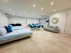 Airport Terrace 1棟2階建貸切ヴィラ大型バルコニー サウナ 駐車場 ペット 屋内BBQ
