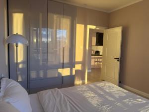 City-view, central apt, 5min to National Park