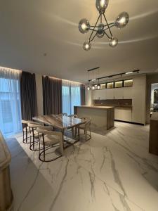 Knight Luxury One
