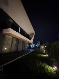 Knight Luxury One
