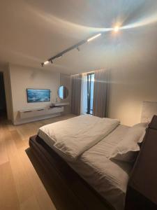 Knight Luxury One