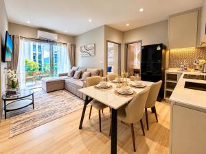 Title Serenity 2-Bedroom Suite with Balcony by TVC SRE3707