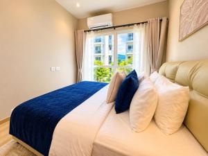 Title Serenity 2-Bedroom Suite with Balcony by TVC SRE3707