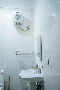 Luxury 3BR Mikocheni Apt Generator and Parking