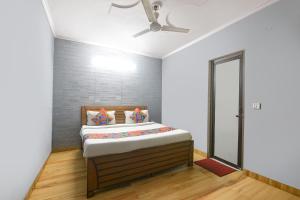FabHotel Urban Rooms