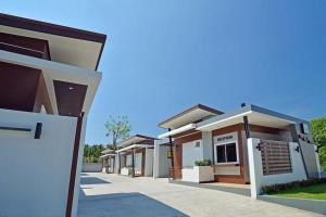 The Rich Resort
