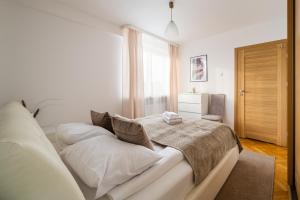 Dolny Mokotów Signature Apartment by BookingHost