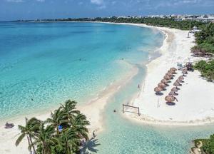 Beach 6 Min Walk, 2 Blue Flag Beaches 10 Min, Kitchen, WiFi, AC, 1BR King, Double & 2BR Duplex, Sleeps 2-8, Free Bikes & Beach Chairs