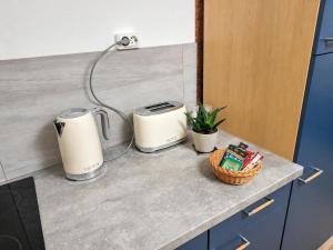 Cozy Old Town Brick Apartment,Fast WiFi,Center