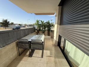 Waterfront Luxury Apartment & heated Rooftop Pool