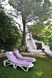 Villa Mediterránea Mar, Jardín y Casa del Árbol
