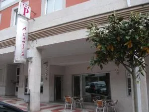 Hostal A Camelia - Cela