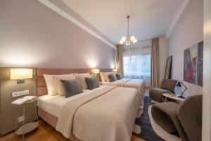 Elegant Apartment in Heart of Prague by Wagnerstays