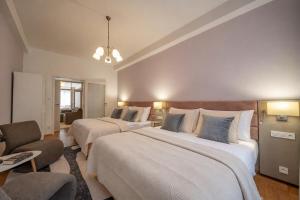 Elegant Apartment in Heart of Prague by Wagnerstays