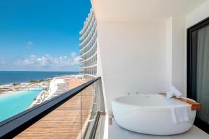 AVA Resort Cancun -Inclusive