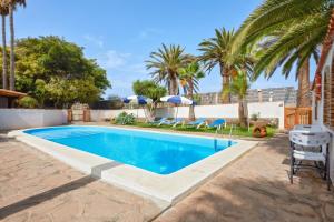 Charming house in Buenavista del Norte with shared pool