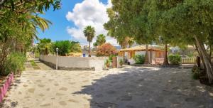 Charming House with Pool in Buenavista del Norte