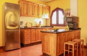 Charming House with Pool in Buenavista del Norte