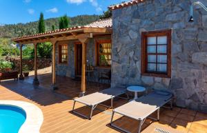 Sea view villa in Tijarafe, private pool.