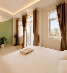 Happy 2 Hotel