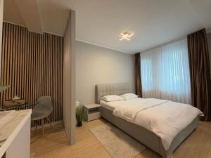 EM04- Studio premium