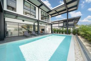 Stylish Post-Modern Villa Sunset Garden 1, Private Oxygen Pool, Rawai