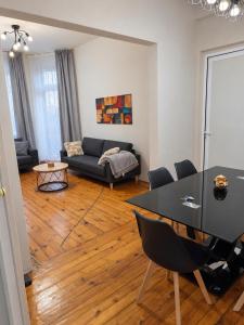 Charming 2BR City Living NDK