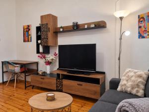 Charming 2BR City Living NDK